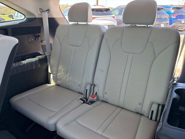 new 2025 Kia Sorento car, priced at $37,085