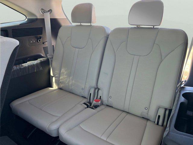 new 2025 Kia Sorento car, priced at $37,202