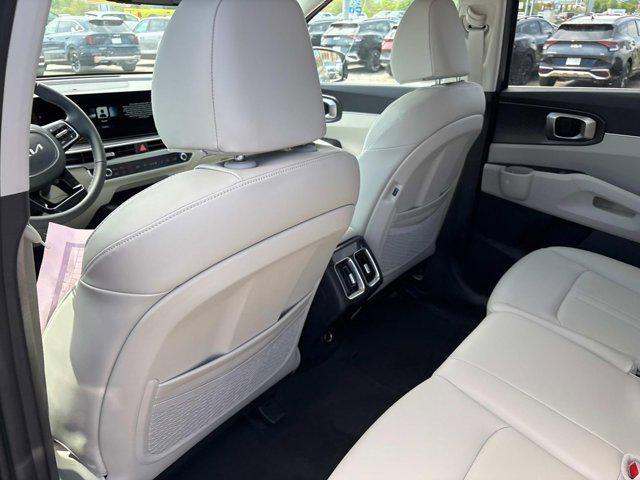 new 2025 Kia Sorento car, priced at $36,300