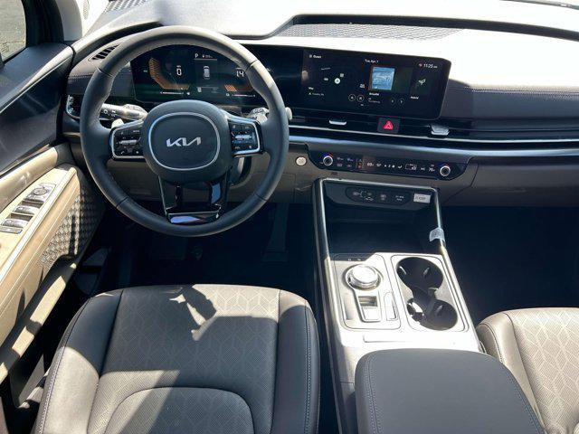 new 2025 Kia Carnival Hybrid car, priced at $42,055