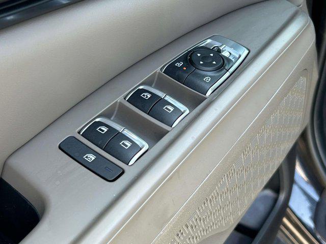 new 2025 Kia Carnival Hybrid car, priced at $42,055