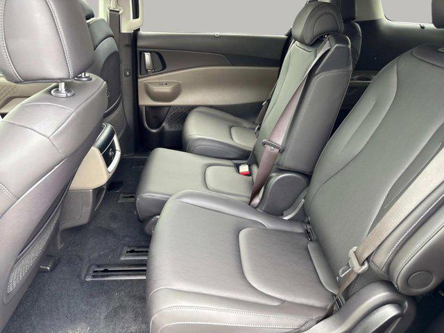 new 2025 Kia Carnival Hybrid car, priced at $44,335