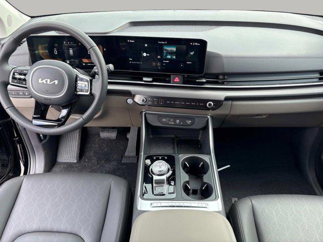 new 2025 Kia Carnival Hybrid car, priced at $44,335