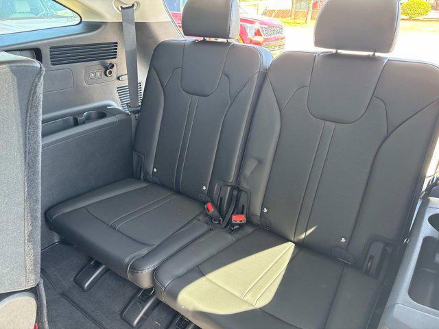 new 2025 Kia Sorento car, priced at $37,025