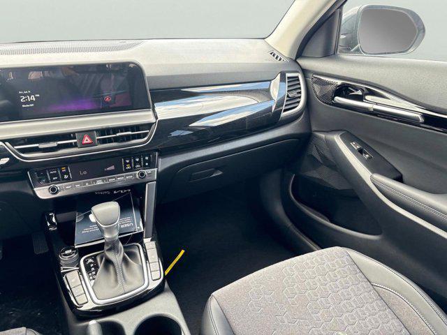new 2025 Kia Seltos car, priced at $27,025