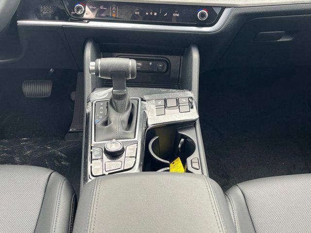 new 2025 Kia Sportage car, priced at $32,010