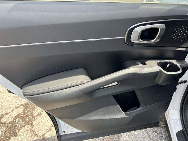 new 2025 Kia Sorento car, priced at $38,525