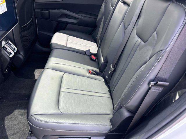 new 2025 Kia Sorento car, priced at $38,525