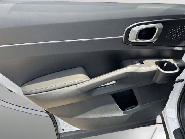 new 2025 Kia Sorento car, priced at $38,525