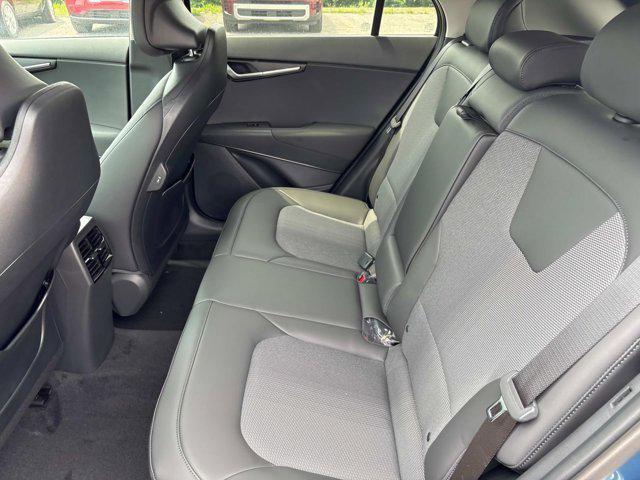 new 2025 Kia Niro car, priced at $32,140