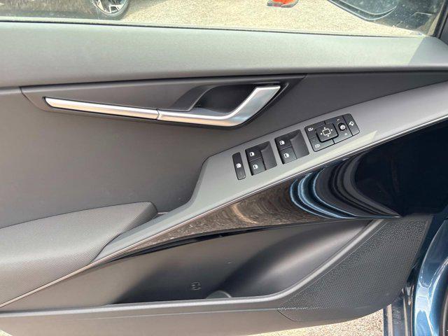 new 2025 Kia Niro car, priced at $32,140