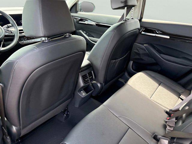 new 2025 Kia Seltos car, priced at $27,300