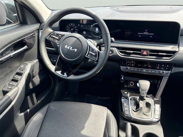 new 2025 Kia Seltos car, priced at $27,300