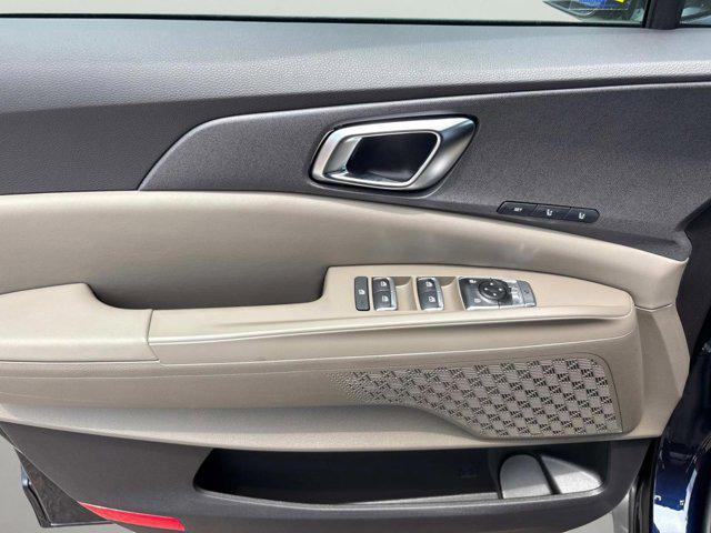 new 2026 Kia Carnival Hybrid car, priced at $42,704