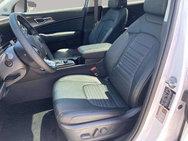 new 2025 Kia Sportage car, priced at $35,495