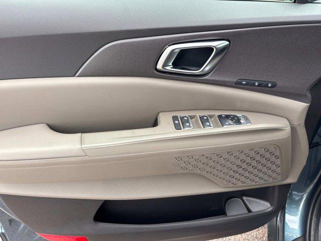 new 2025 Kia Carnival Hybrid car, priced at $50,215