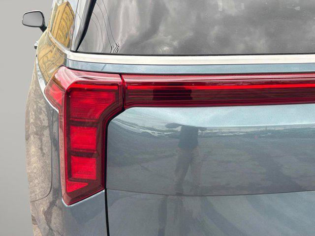 new 2025 Kia Carnival Hybrid car, priced at $50,215