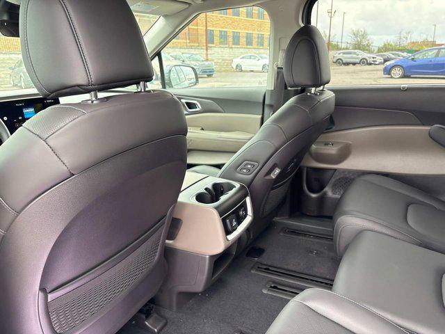 new 2025 Kia Carnival Hybrid car, priced at $50,215