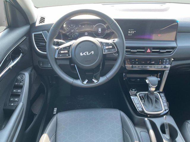 new 2025 Kia Seltos car, priced at $28,725