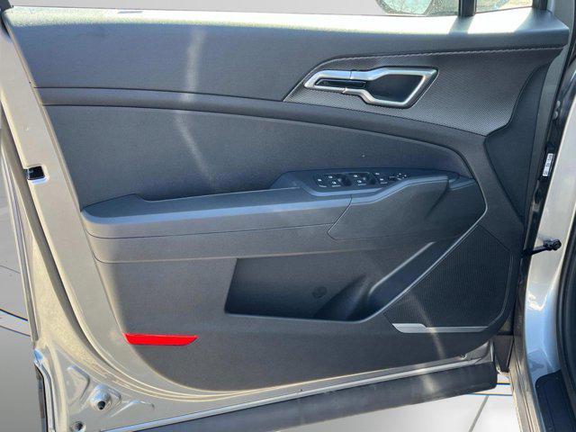 new 2025 Kia Sportage Hybrid car, priced at $29,215