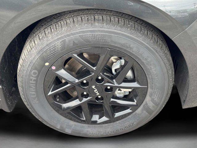 new 2025 Kia K5 car, priced at $27,550
