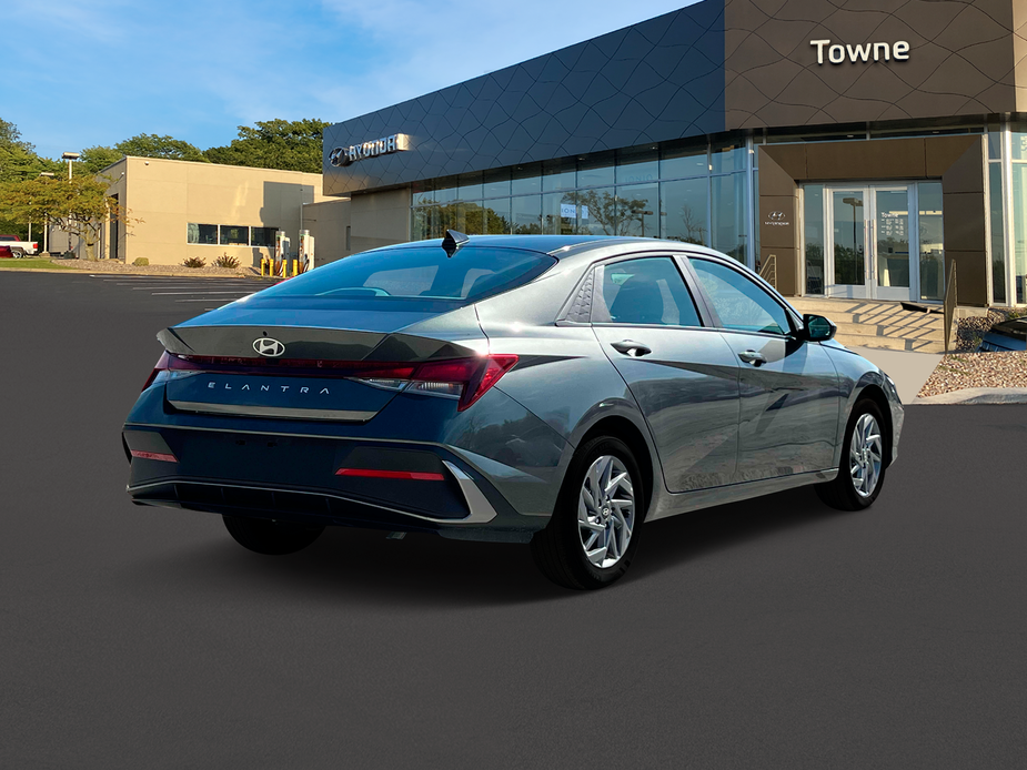 new 2024 Hyundai Elantra car, priced at $27,015