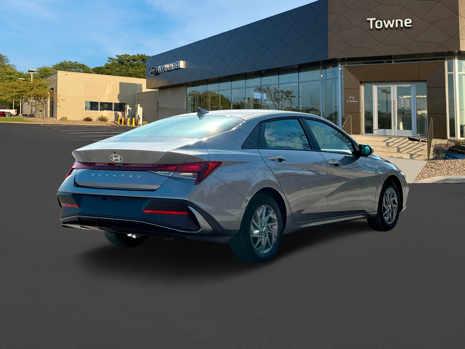 new 2024 Hyundai Elantra car, priced at $25,310