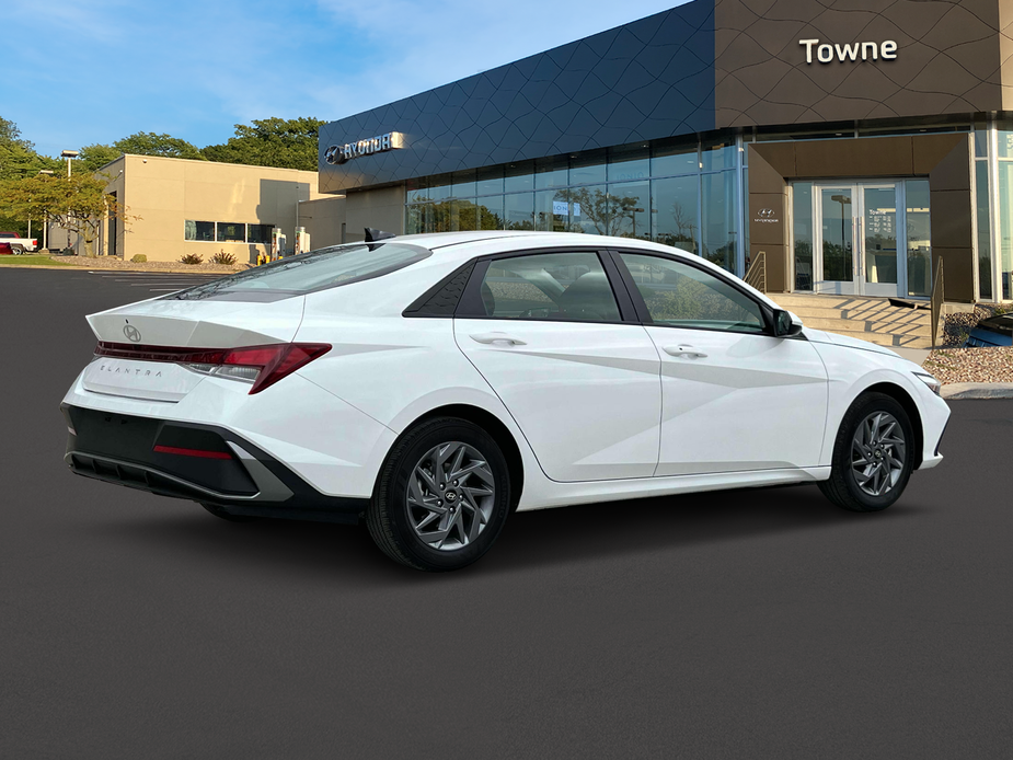 new 2024 Hyundai Elantra car, priced at $27,485