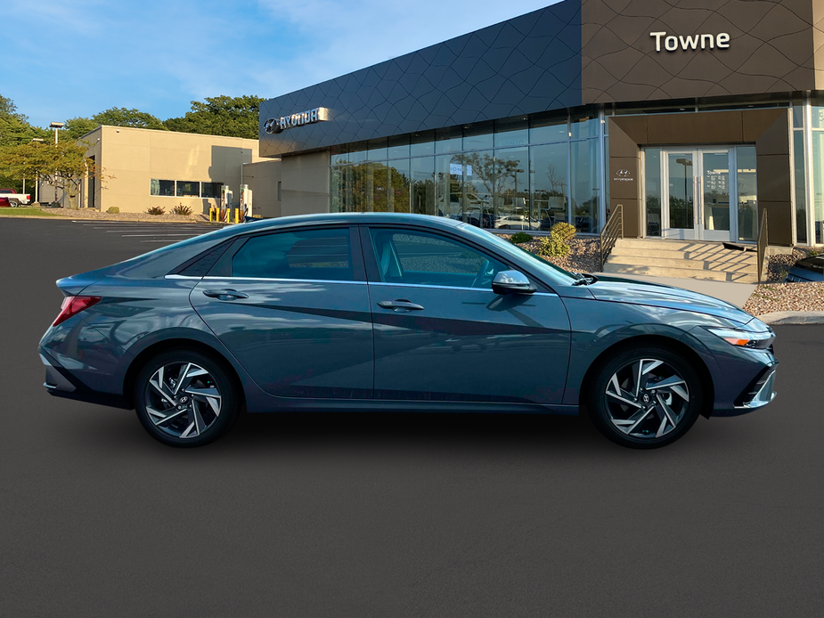 new 2024 Hyundai Elantra car, priced at $28,760