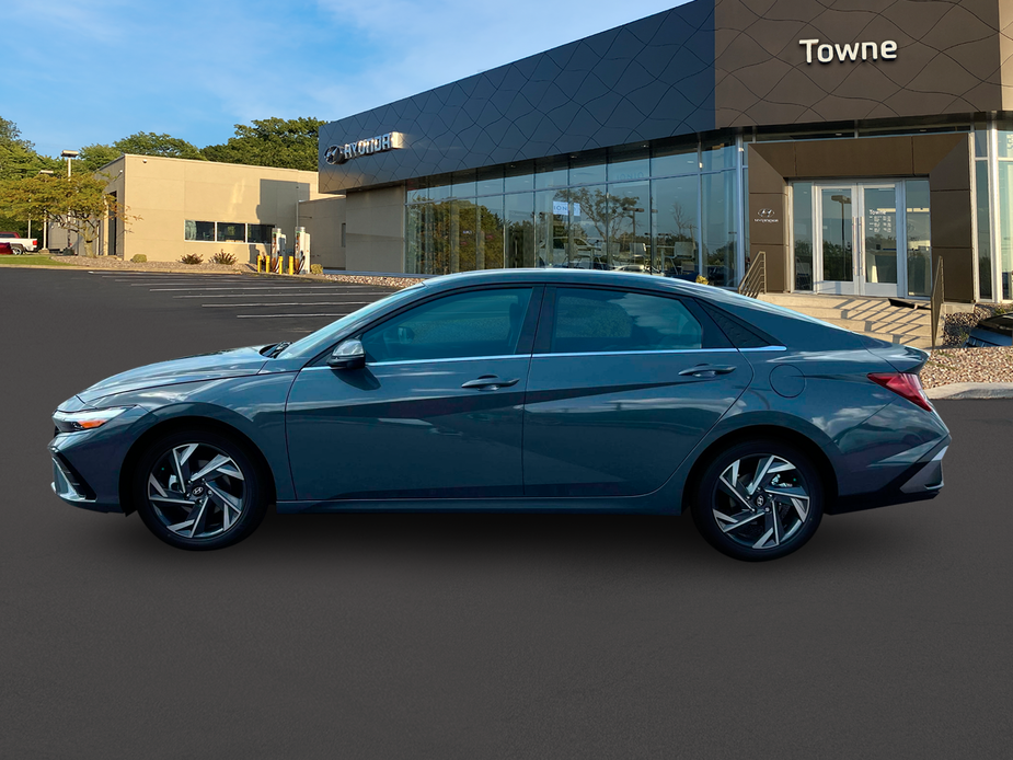 new 2024 Hyundai Elantra car, priced at $28,760