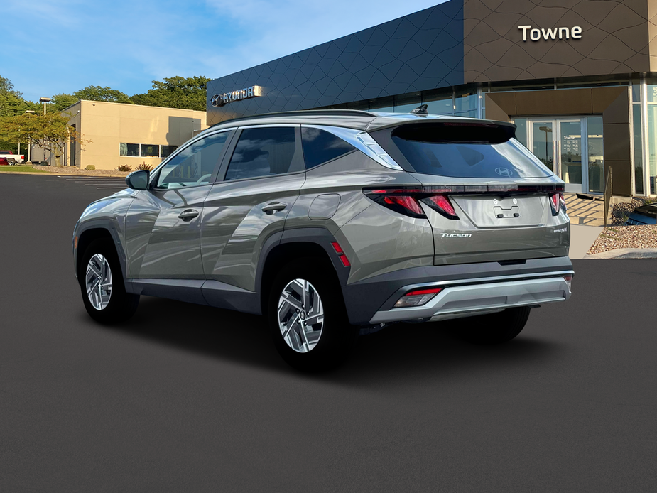 new 2025 Hyundai TUCSON Hybrid car, priced at $34,995