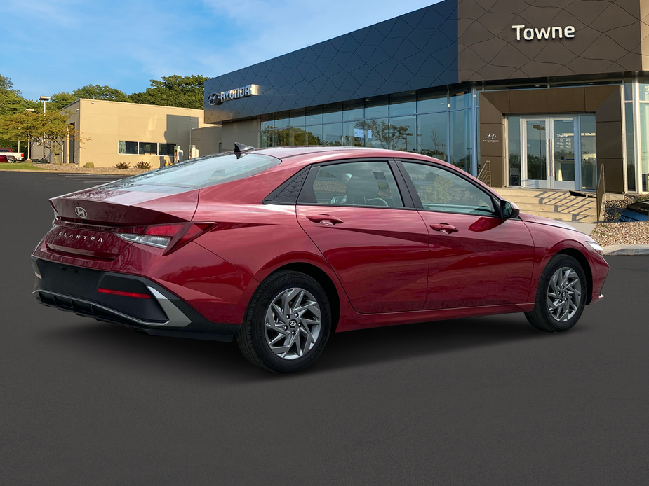 new 2024 Hyundai Elantra car, priced at $27,015