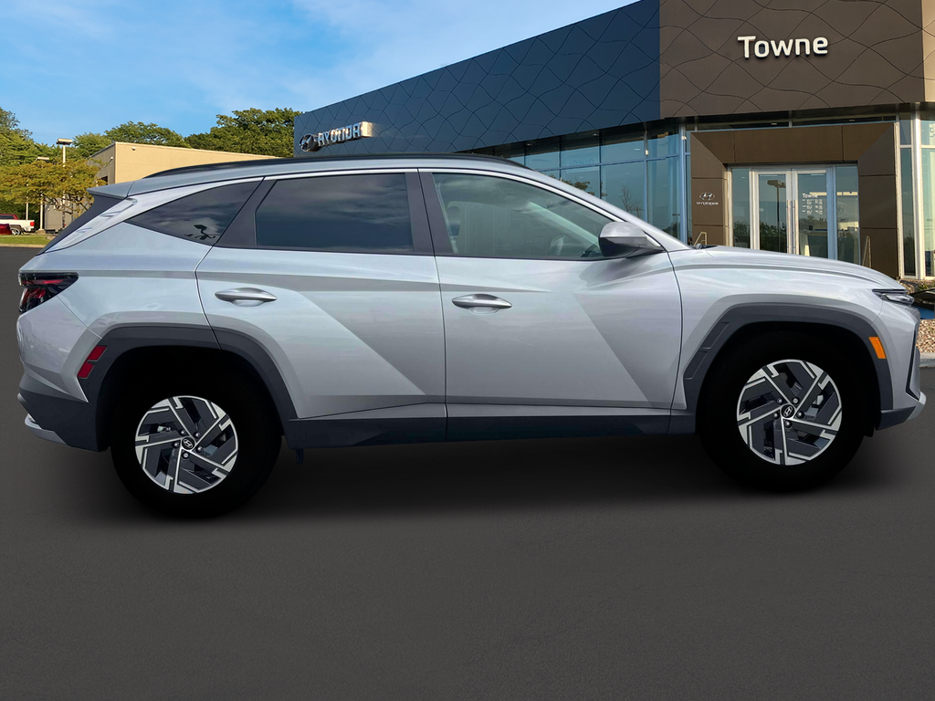 new 2025 Hyundai TUCSON Hybrid car, priced at $35,250