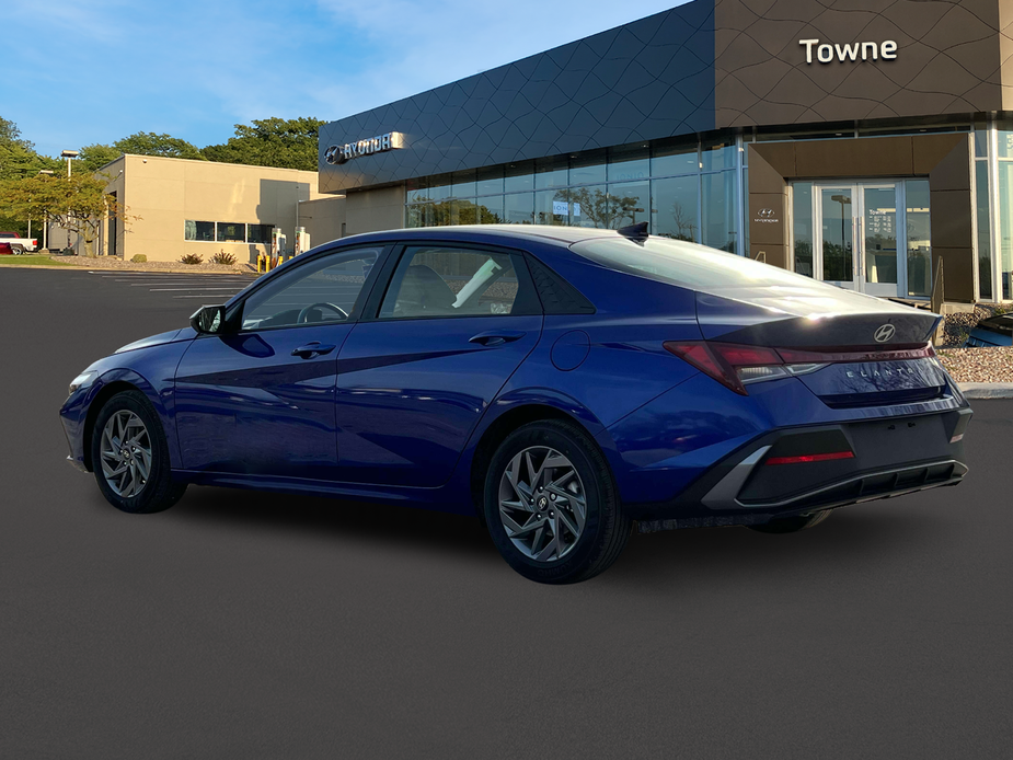 new 2024 Hyundai Elantra car, priced at $26,985