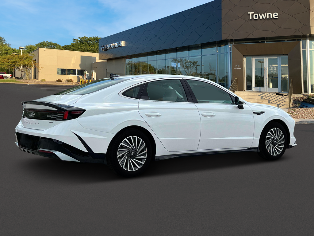 new 2025 Hyundai Sonata Hybrid car, priced at $33,190