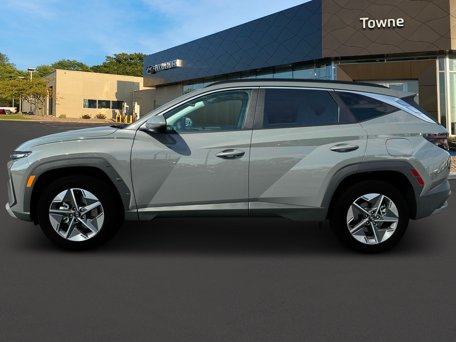 new 2025 Hyundai Tucson car, priced at $33,910