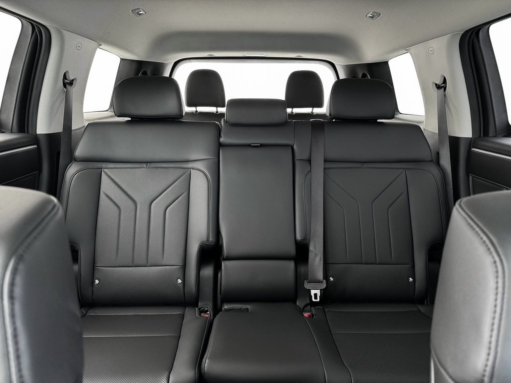 new 2025 Hyundai Santa Fe car, priced at $38,710