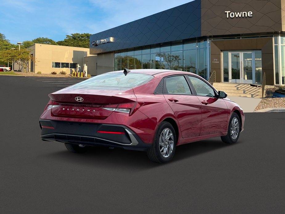 new 2024 Hyundai Elantra car, priced at $27,015