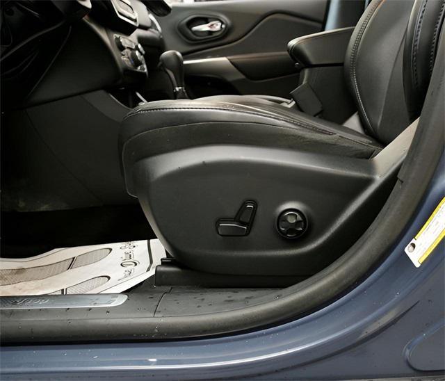 used 2020 Jeep Cherokee car, priced at $17,470
