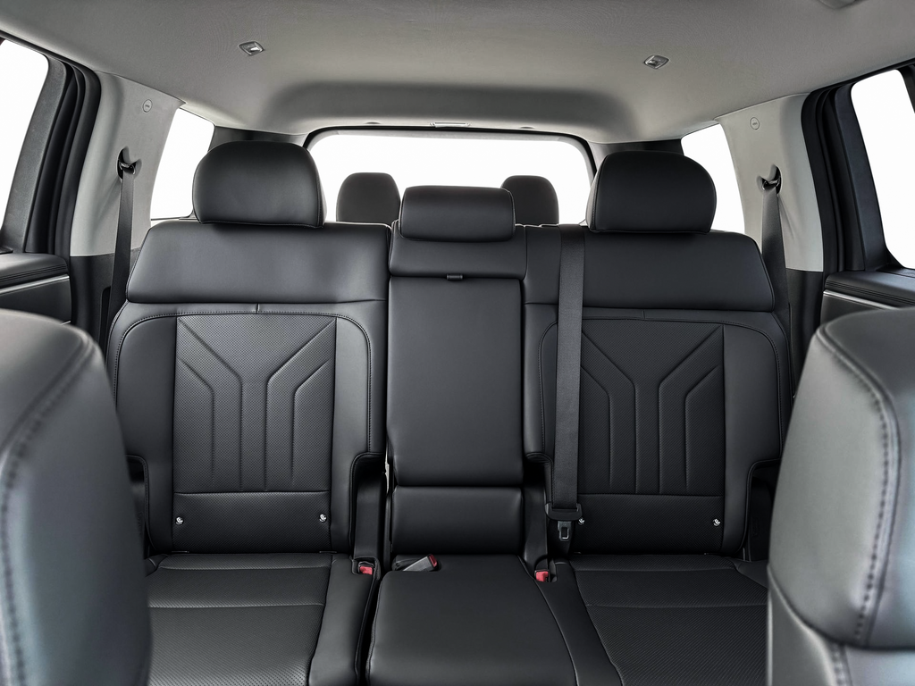 new 2025 Hyundai Santa Fe car, priced at $38,364