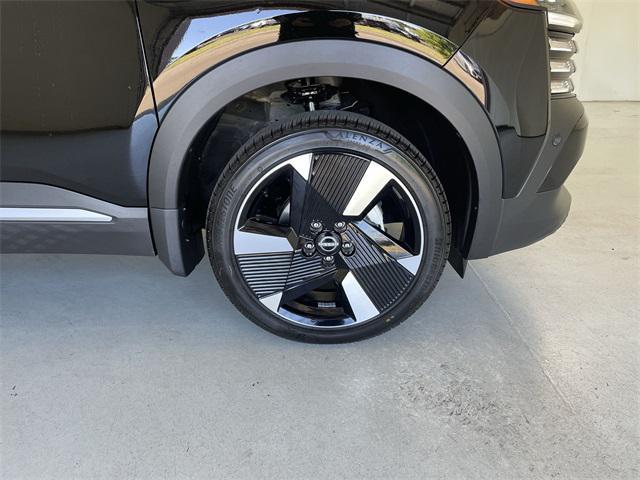 new 2025 Nissan Kicks car, priced at $29,223
