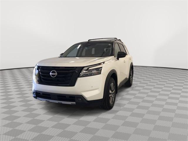 new 2024 Nissan Pathfinder car, priced at $43,868