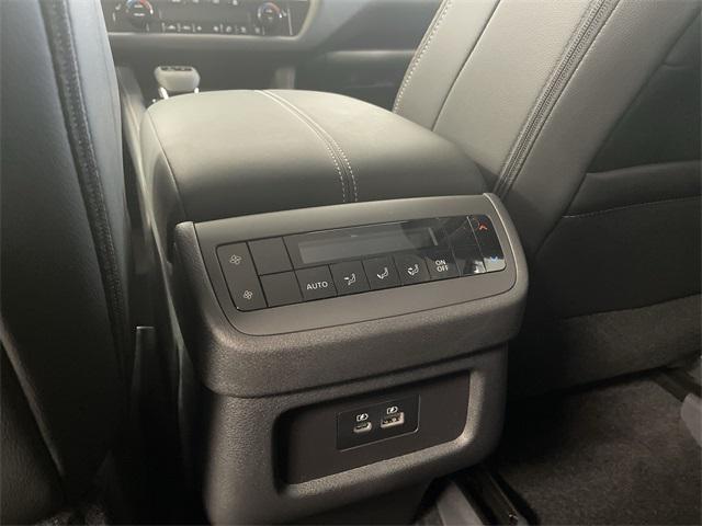 new 2025 Nissan Pathfinder car, priced at $42,824