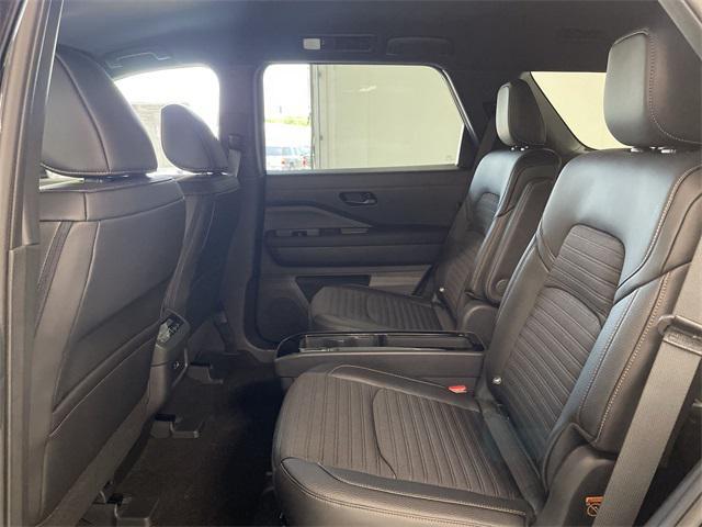 new 2025 Nissan Pathfinder car, priced at $42,557