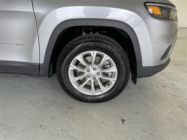 used 2021 Jeep Cherokee car, priced at $18,548