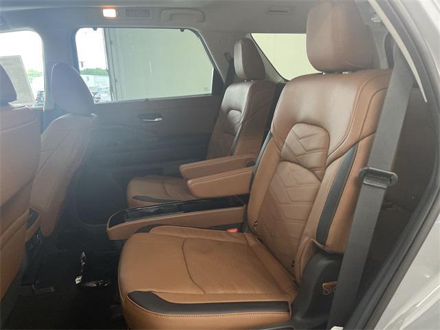 new 2025 Nissan Pathfinder car, priced at $49,856