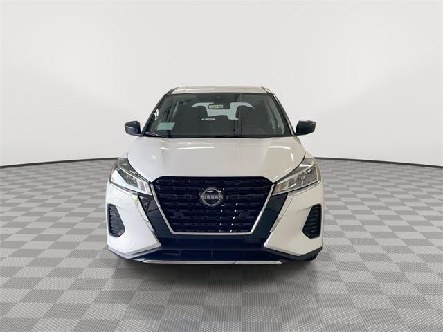 new 2025 Nissan Kicks car, priced at $21,949