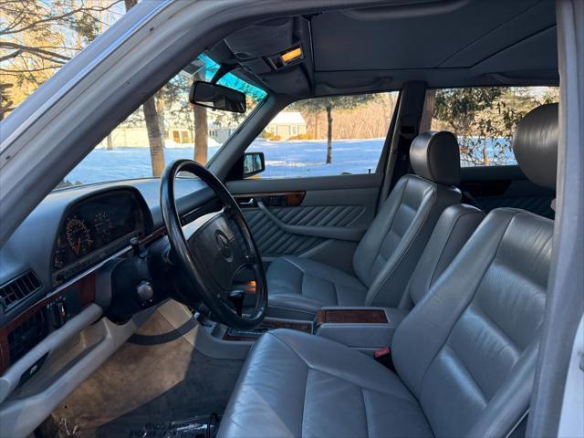 used 1990 Mercedes-Benz S-Class car, priced at $11,995