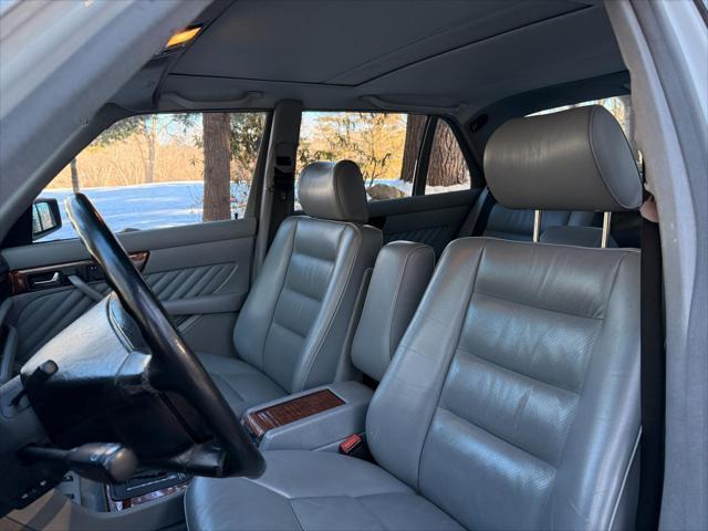 used 1990 Mercedes-Benz S-Class car, priced at $11,995