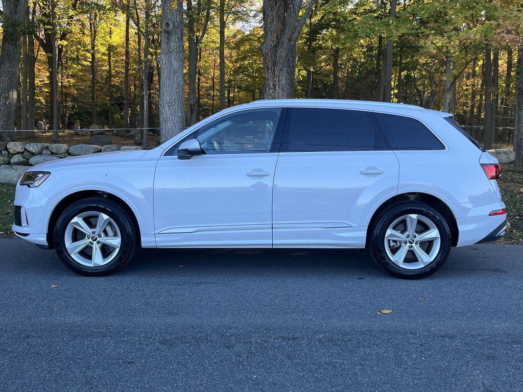 used 2024 Audi Q7 car, priced at $45,995